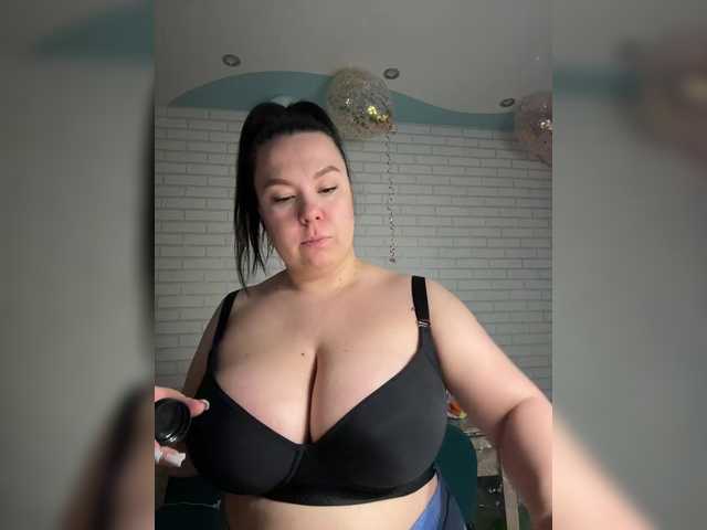 Lady-L's BongaCams show and profile
