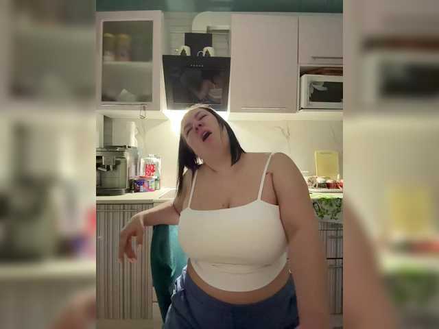 Lady-L's BongaCams show and profile