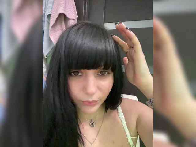 CLeoPatRa7777 webcam