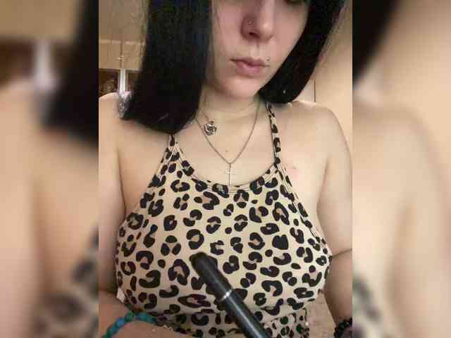CLeoPatRa7777 webcam