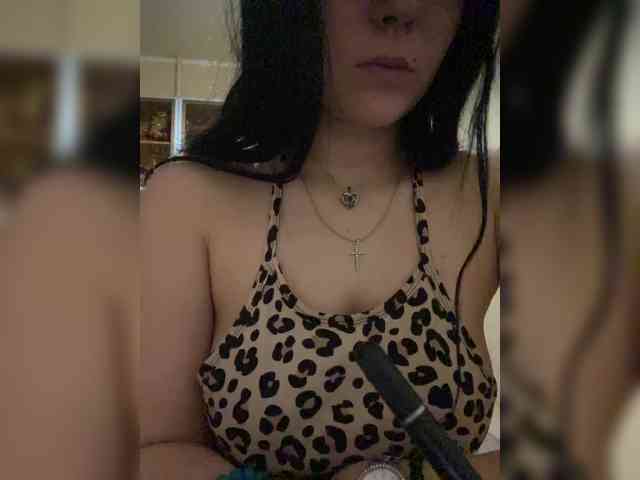 CLeoPatRa7777 webcam