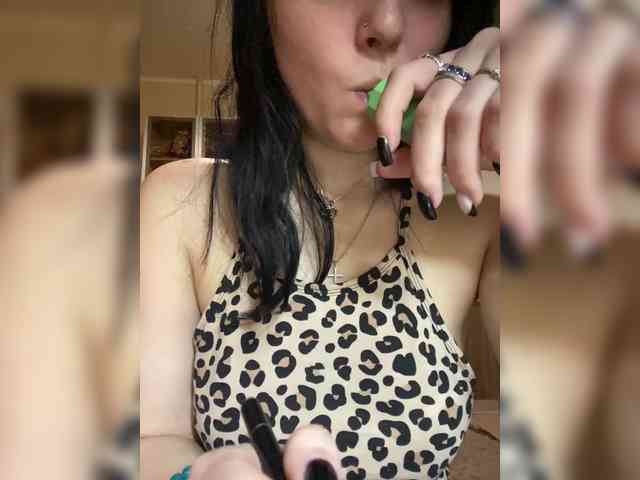 CLeoPatRa7777 webcam
