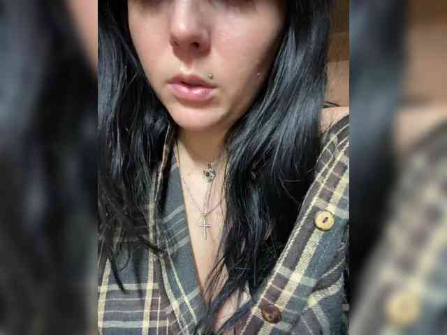 CLeoPatRa7777 webcam