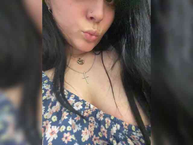 CLeoPatRa7777 webcam