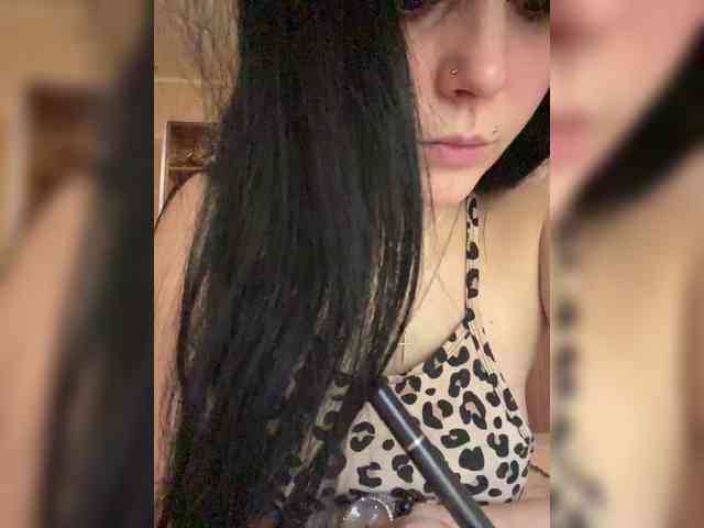 CLeoPatRa7777 webcam