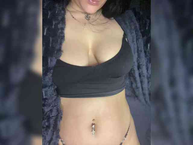 CLeoPatRa7777 webcam