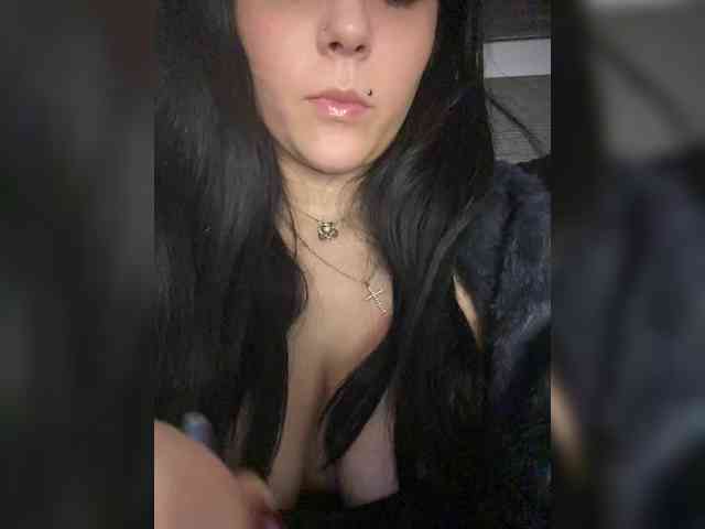 CLeoPatRa7777 webcam