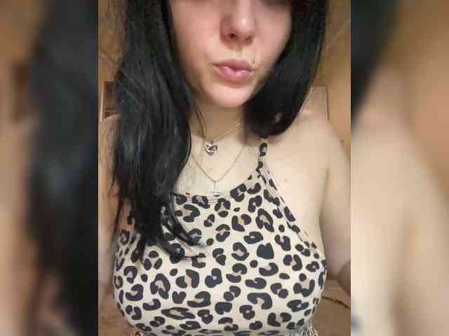 CLeoPatRa7777 webcam
