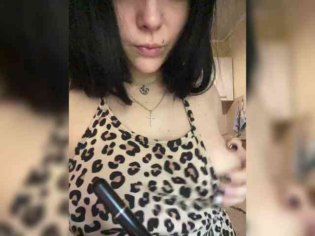 CLeoPatRa7777 webcam