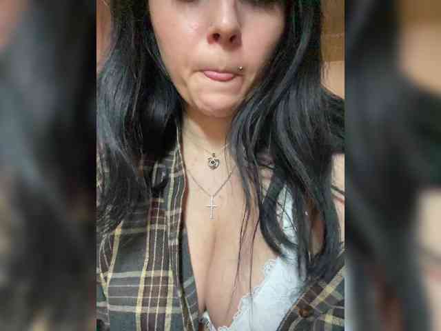 CLeoPatRa7777 webcam