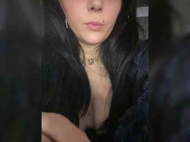 CLeoPatRa7777 webcam