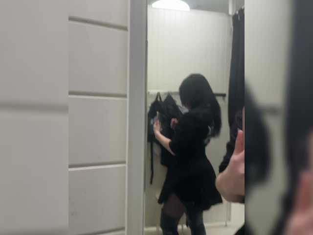 LiLCaTt's BongaCams show and profile