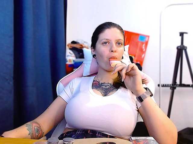  ann-mikele chat room