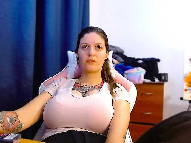 ann-mikele from BongaCams is Freechat