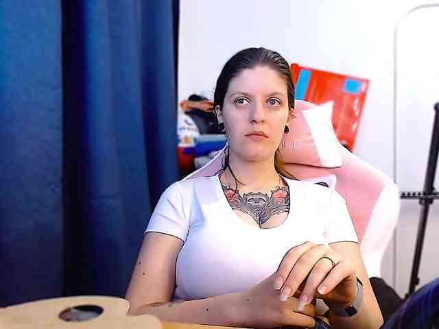 ann-mikele webcam