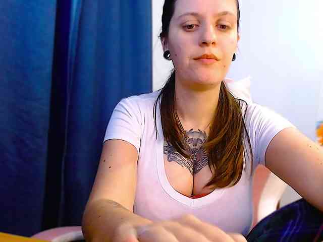 ann-mikele webcam