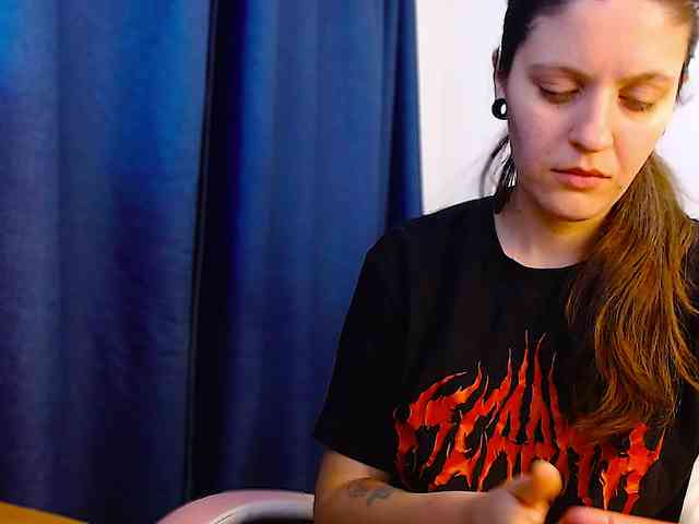 ann-mikele Live Webcam on BongaCams