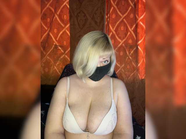 yana38a's BongaCams show and profile