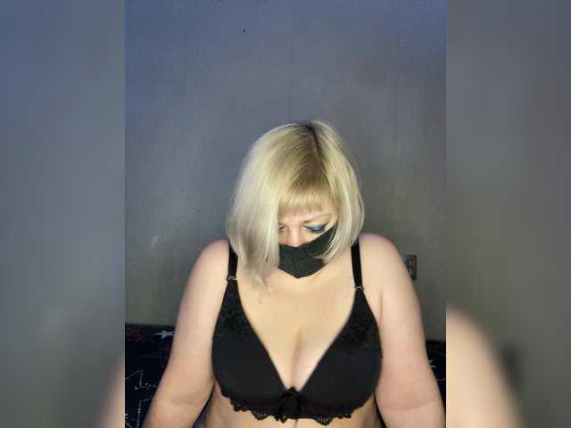 yana38a's BongaCams show and profile