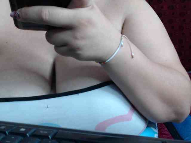 amberth-dirty webcam