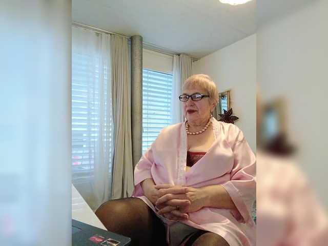 SweetCherry00's BongaCams show and profile