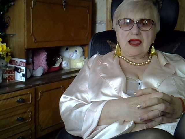 SweetCherry00's BongaCams show and profile