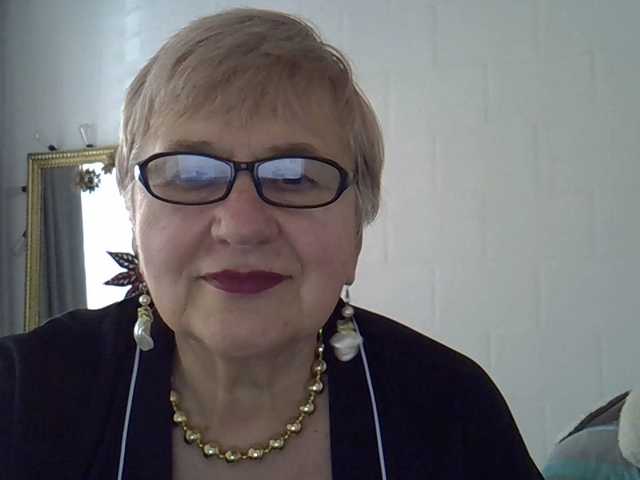 SweetCherry00's BongaCams show and profile