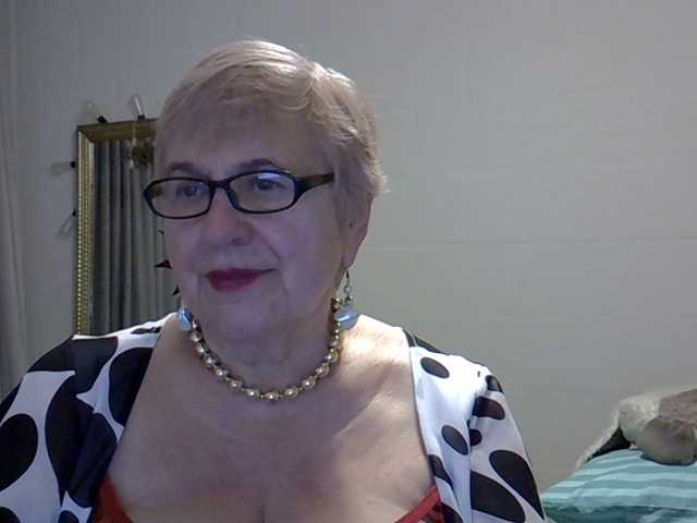 SweetCherry00's BongaCams show and profile