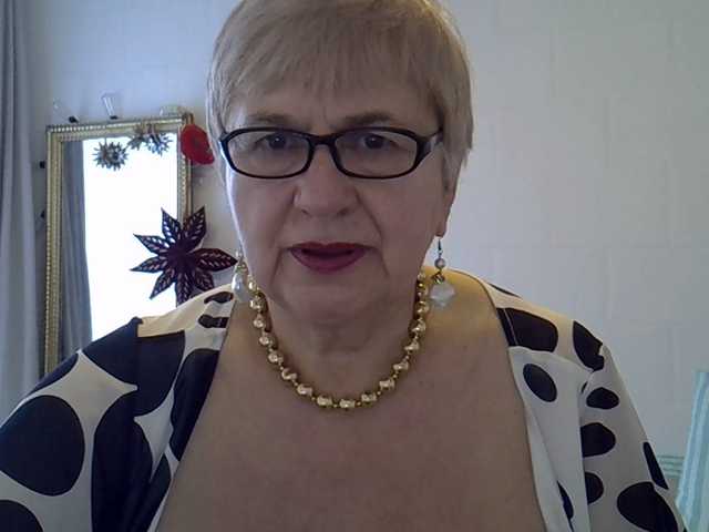 SweetCherry00's BongaCams show and profile