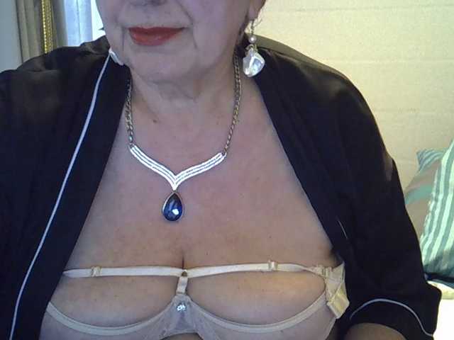 SweetCherry00's BongaCams show and profile