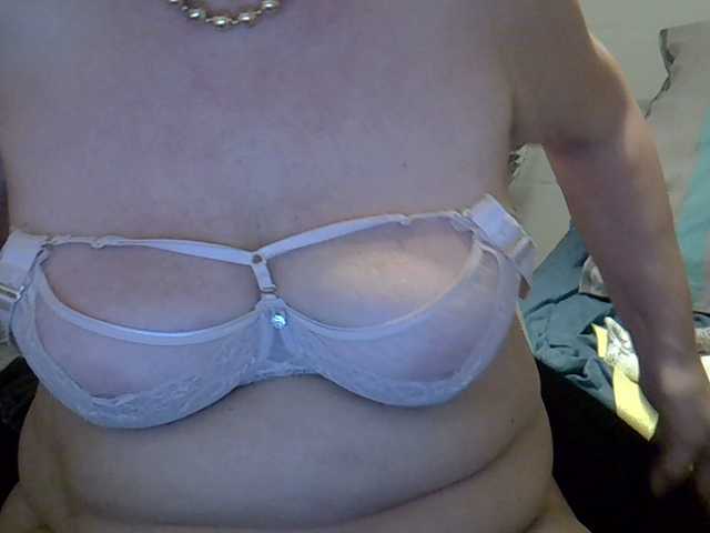 SweetCherry00's BongaCams show and profile