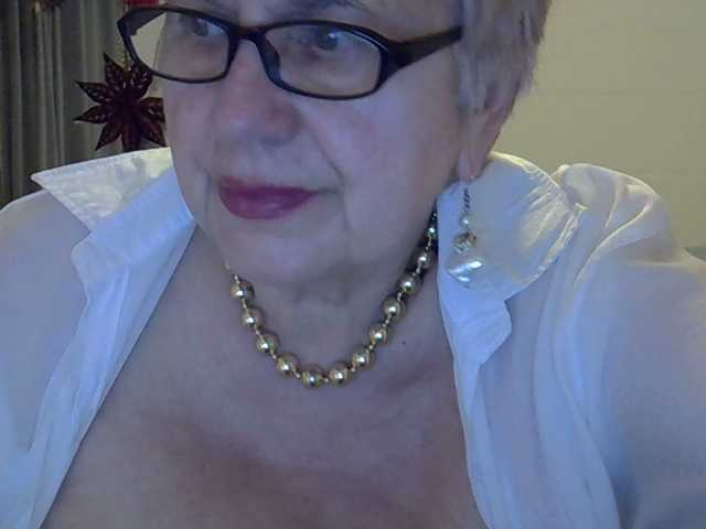 SweetCherry00's BongaCams show and profile