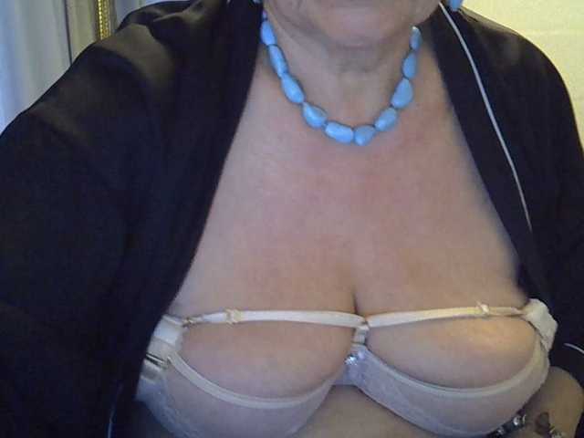 SweetCherry00's BongaCams show and profile