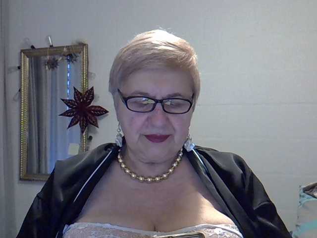 SweetCherry00's BongaCams show and profile