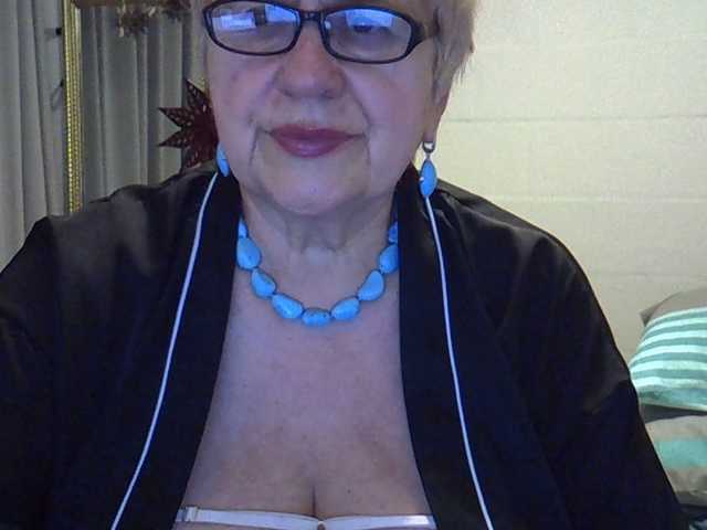 SweetCherry00's BongaCams show and profile