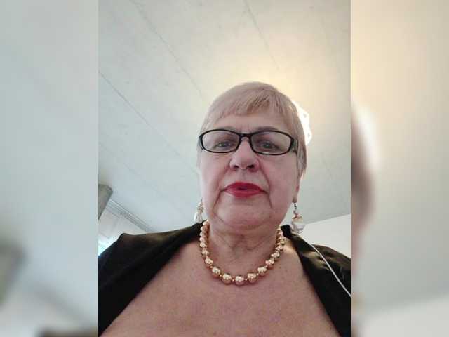 SweetCherry00's BongaCams show and profile