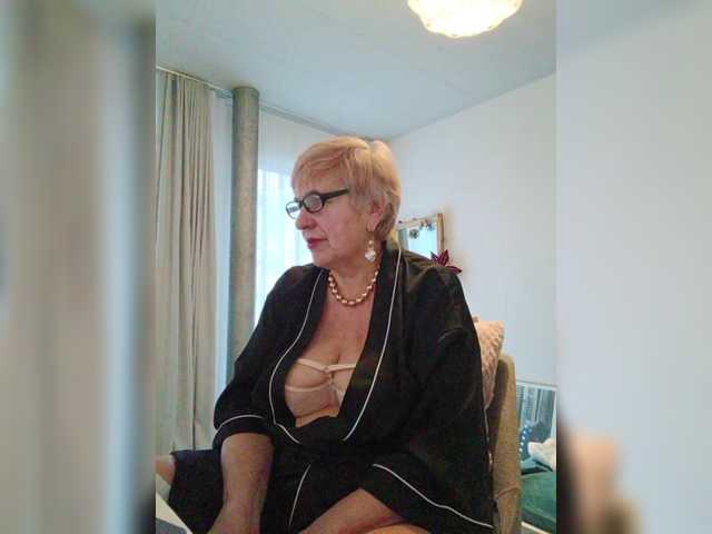 SweetCherry00's BongaCams show and profile