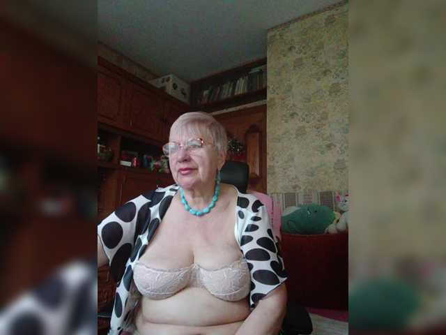 SweetCherry00's BongaCams show and profile