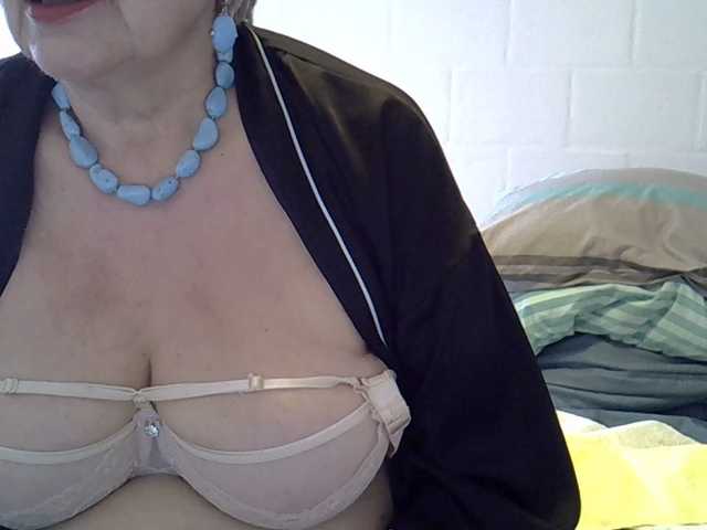 SweetCherry00's BongaCams show and profile