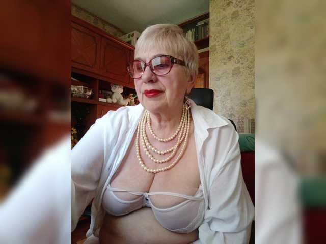 SweetCherry00's BongaCams show and profile