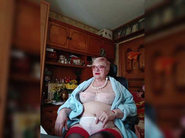 SweetCherry00's BongaCams show and profile