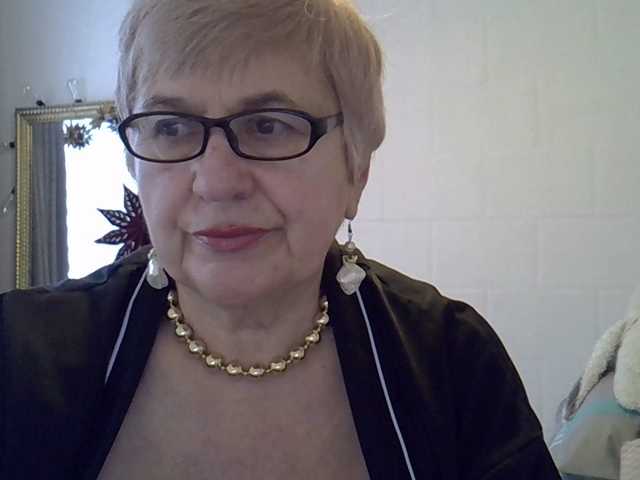 SweetCherry00's BongaCams show and profile