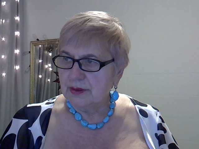 SweetCherry00's BongaCams show and profile