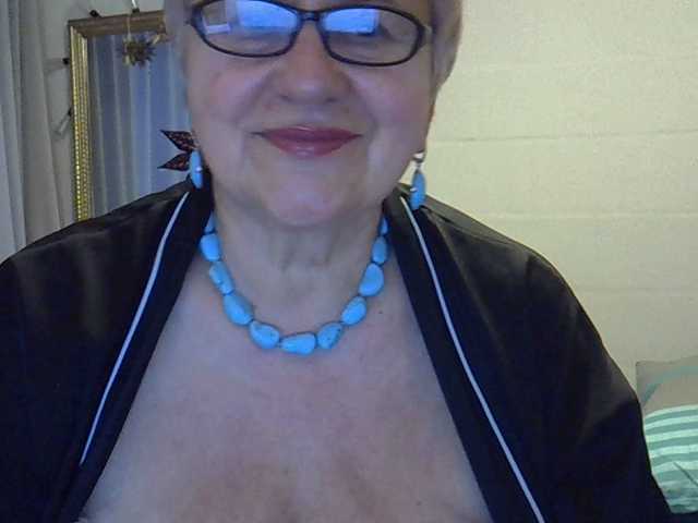 SweetCherry00's BongaCams show and profile