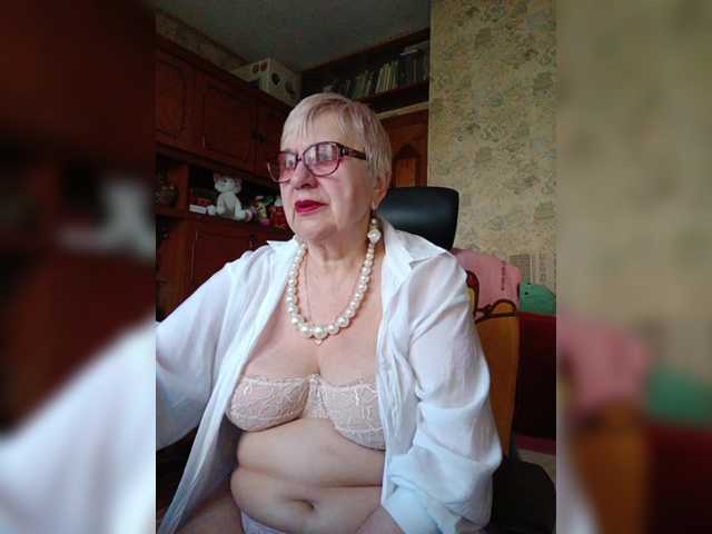 SweetCherry00's BongaCams show and profile