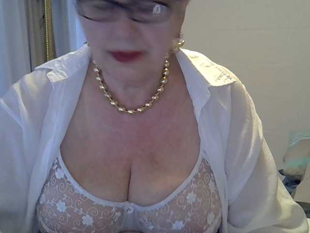 SweetCherry00's BongaCams show and profile