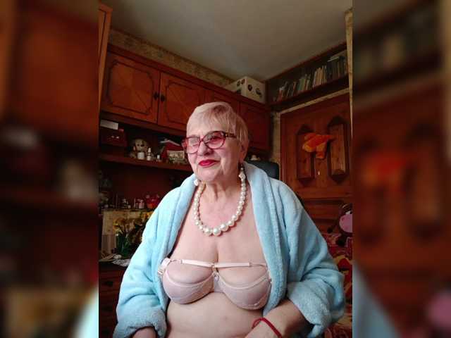 SweetCherry00's BongaCams show and profile