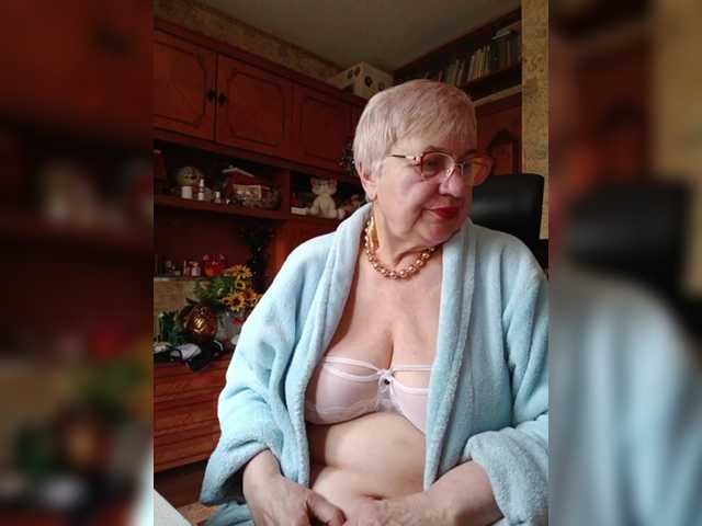 SweetCherry00's BongaCams show and profile