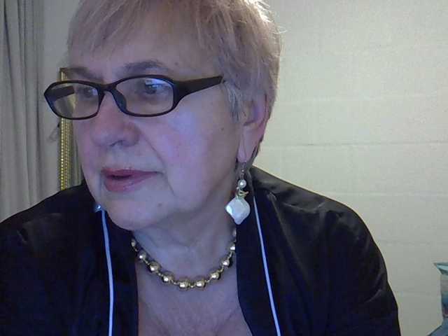 SweetCherry00's BongaCams show and profile