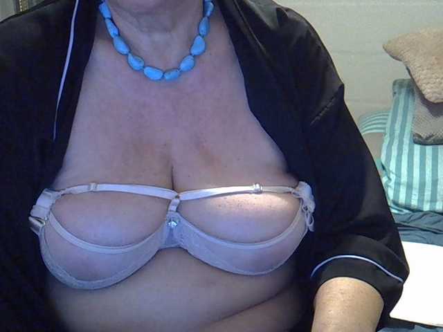 SweetCherry00's BongaCams show and profile